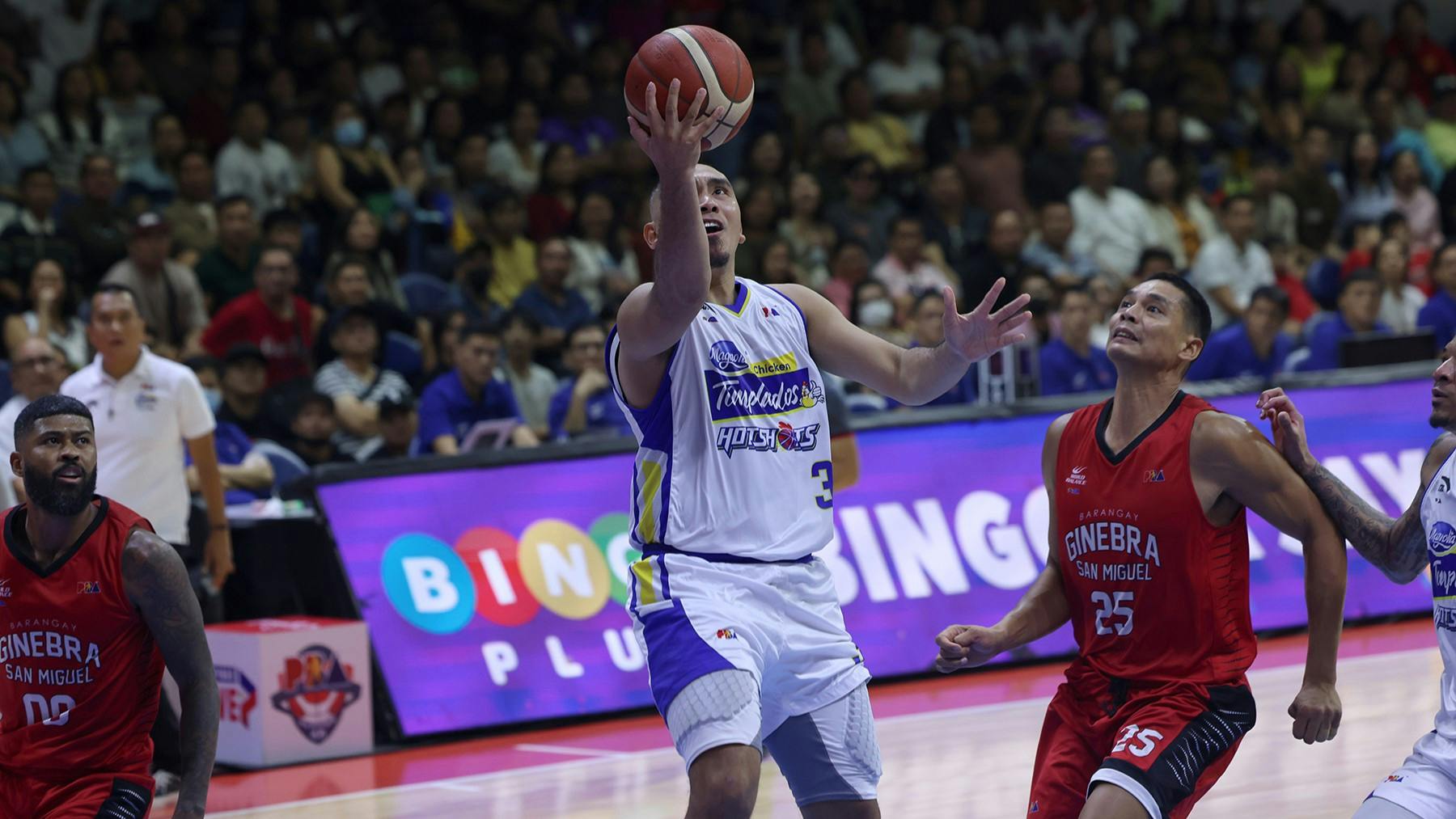 Paul Lee shows one of many reasons why Magnolia is undefeated in PBA Commissioner’s Cup